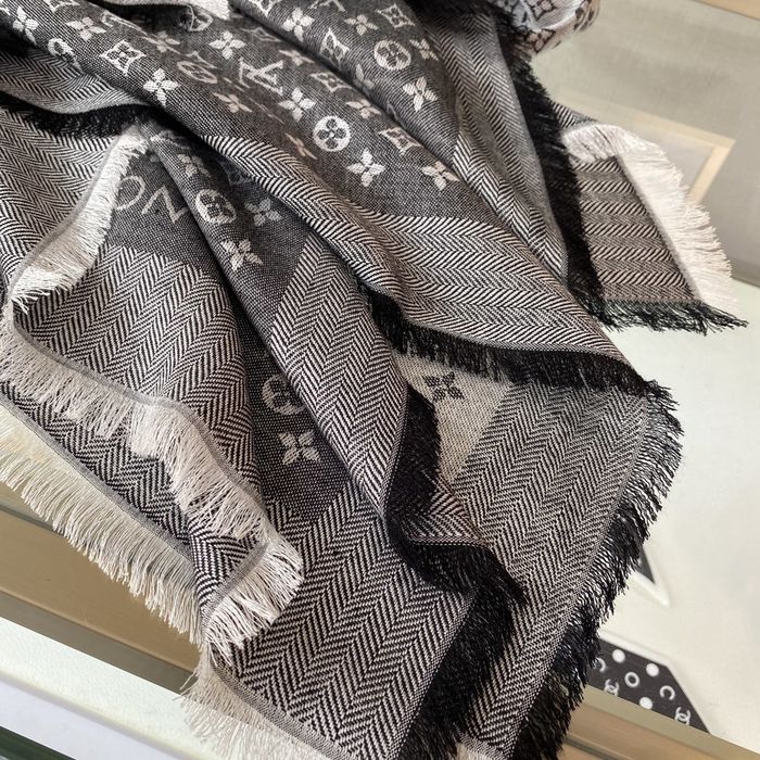 Louis Vuitton Scarf LV00090